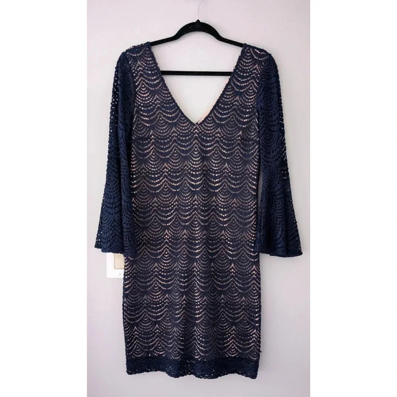 NEW Lilly Pulitzer Nicoline Dress in Scalloped Lace True Navy - Picture 2 of 7